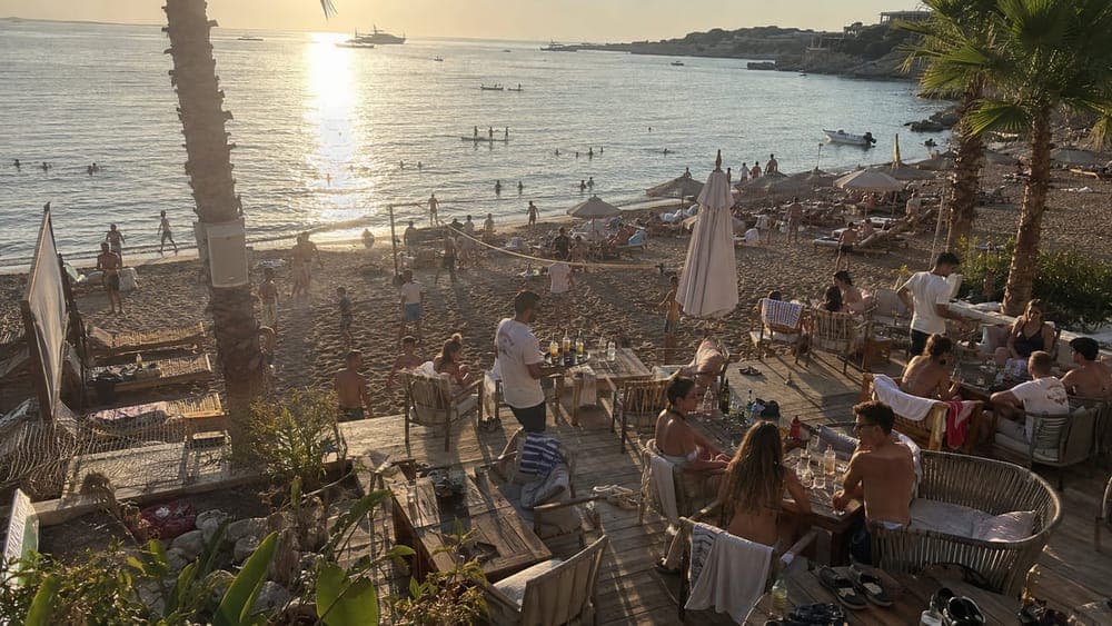 Plaża o zachodzie słońca